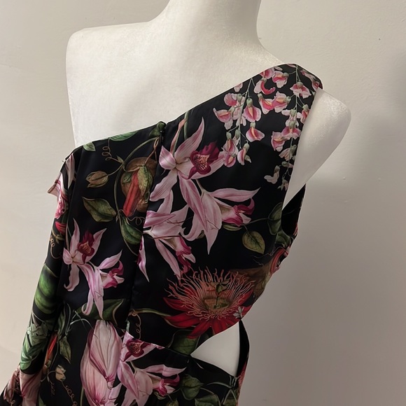 Walk This Way Dress - Picture 7 of 11